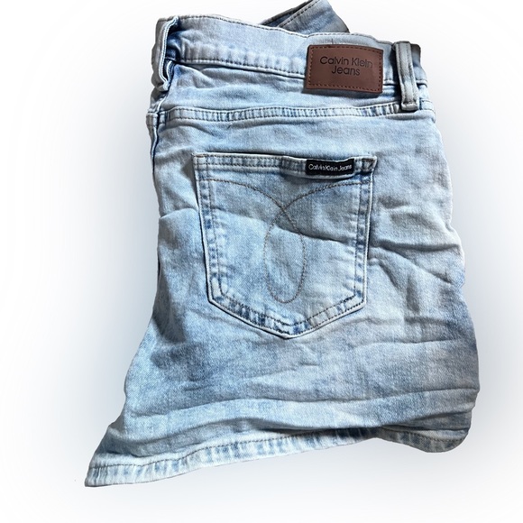 (3 for 25$) CAVIN KLEIN LIGHT COLORED HIGH-WAISTED JEAN SHORTS - Picture 3 of 4